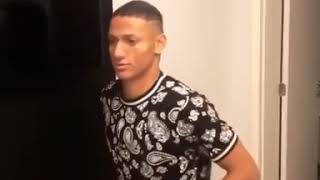 Richarlison fazendo a dança do pombo [upl. by Aizahs]