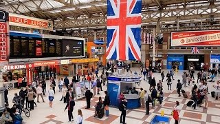 A Walk Through The London Victoria Station London England [upl. by Jody563]